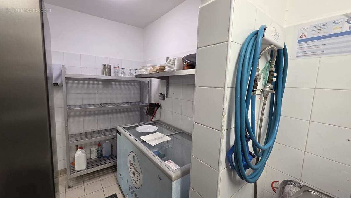 Commerce 120 m² à L'isle-Sur-La-Sorgue  - photo 6