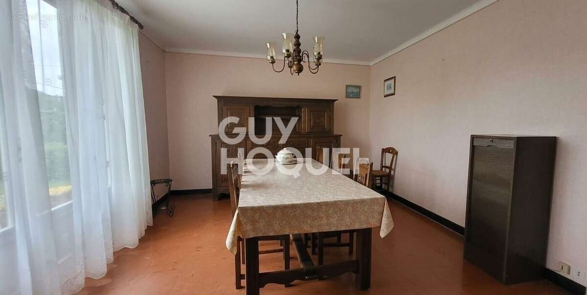 Maison à LOCQUELTAS