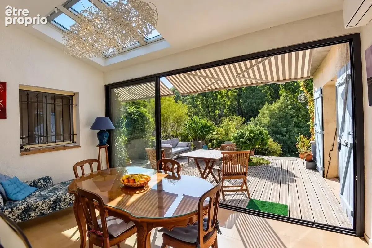 Tourrettes – Villa 220 m² avec piscine, studio indépendant et terrain de 5 840 m² - photo 9