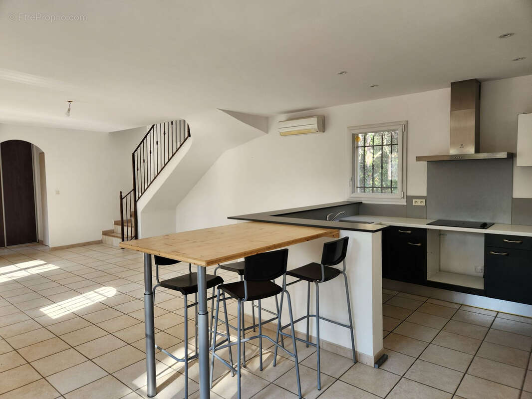 Maison à MERINDOL-LES-OLIVIERS