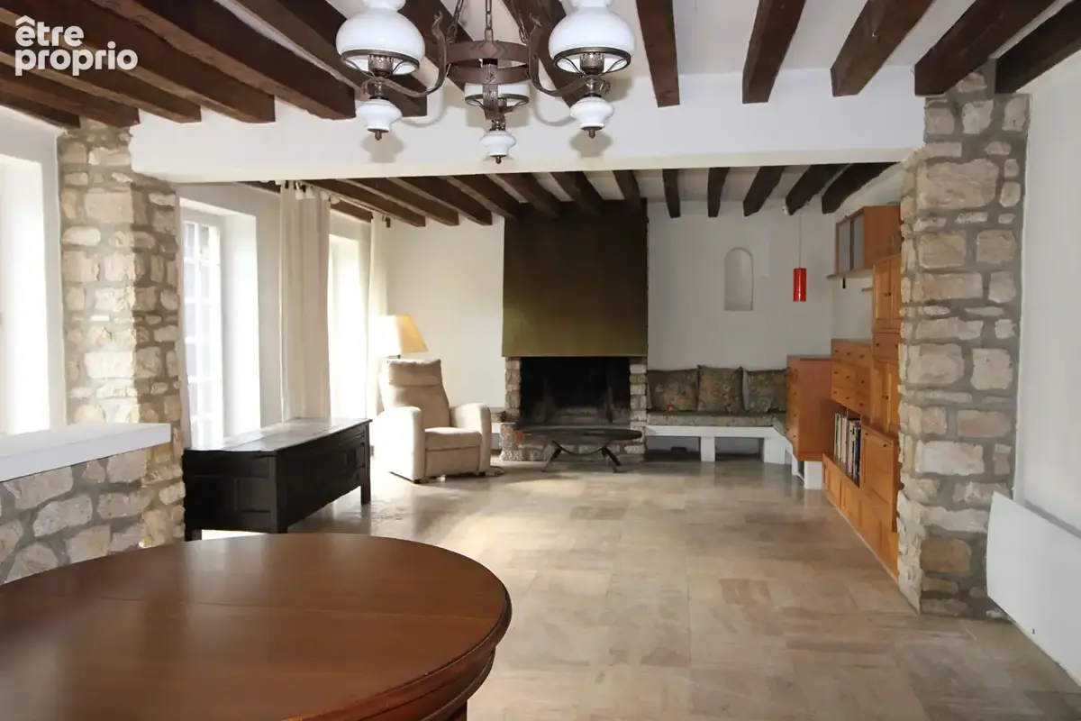 Maison de + 210 m2 avec dépendances (2nde maison) sur terrain de +/- 2500 m2 - photo 10