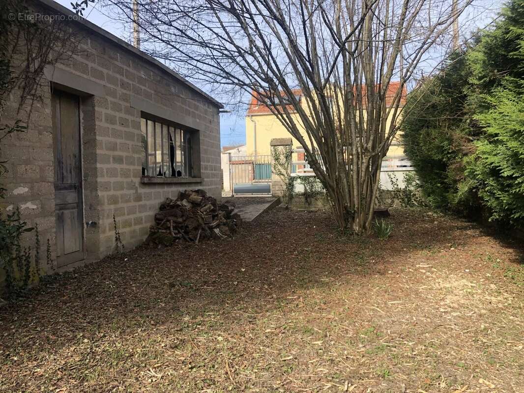 Terrain constructible de 480 m² à sens (89100) - photo 2