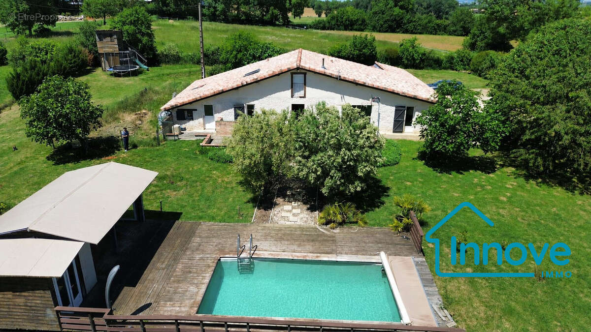 Maison à MAUVEZIN