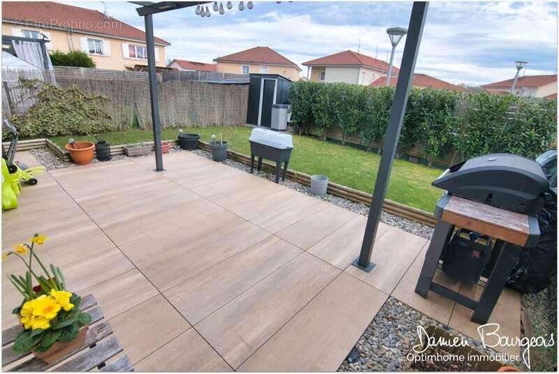 Maison à SAINT-GENIS-POUILLY