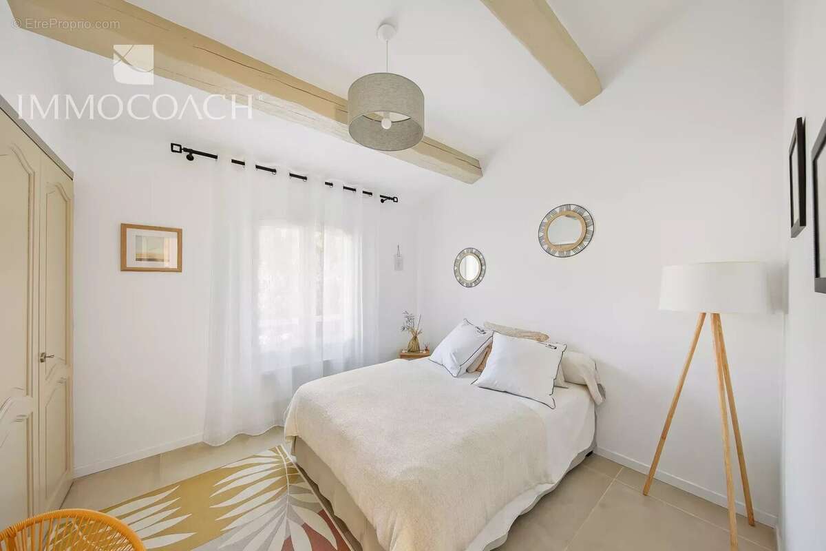 Maison à CARQUEIRANNE