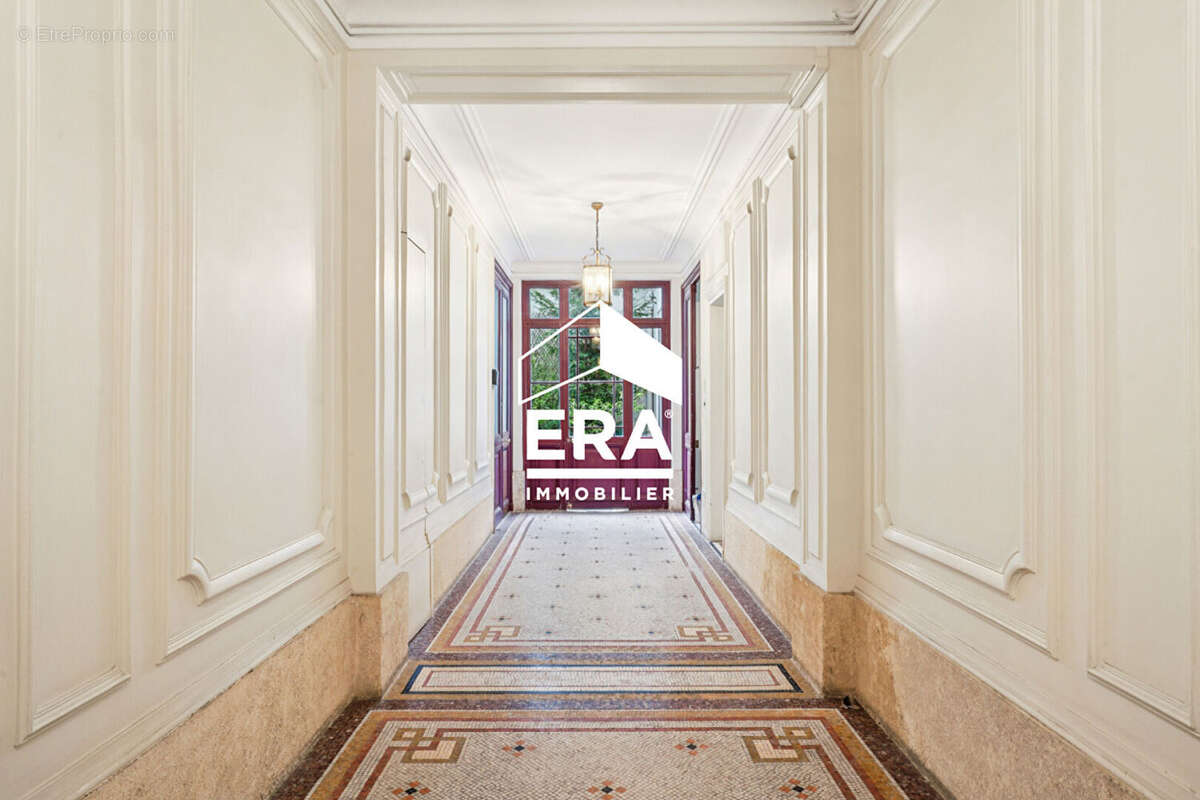 Appartement à PARIS-17E