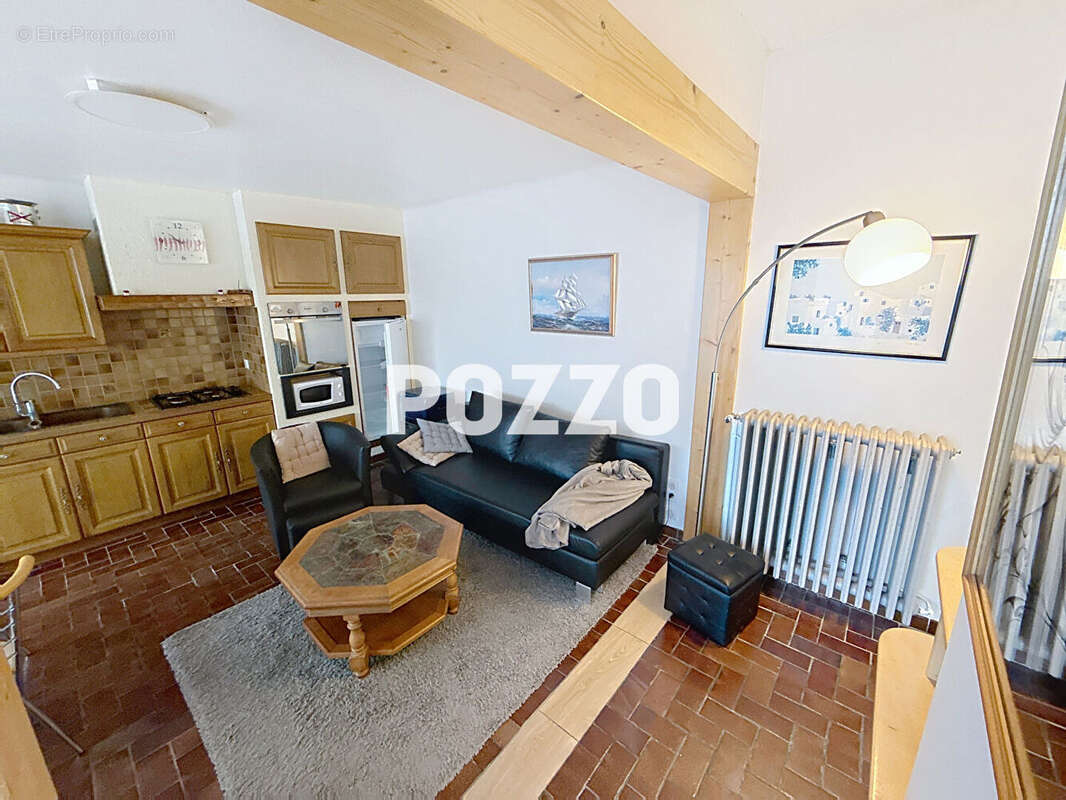 Appartement à DONVILLE-LES-BAINS