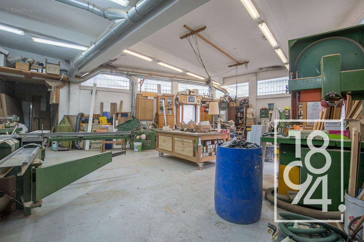 Commerce à LES PENNES-MIRABEAU