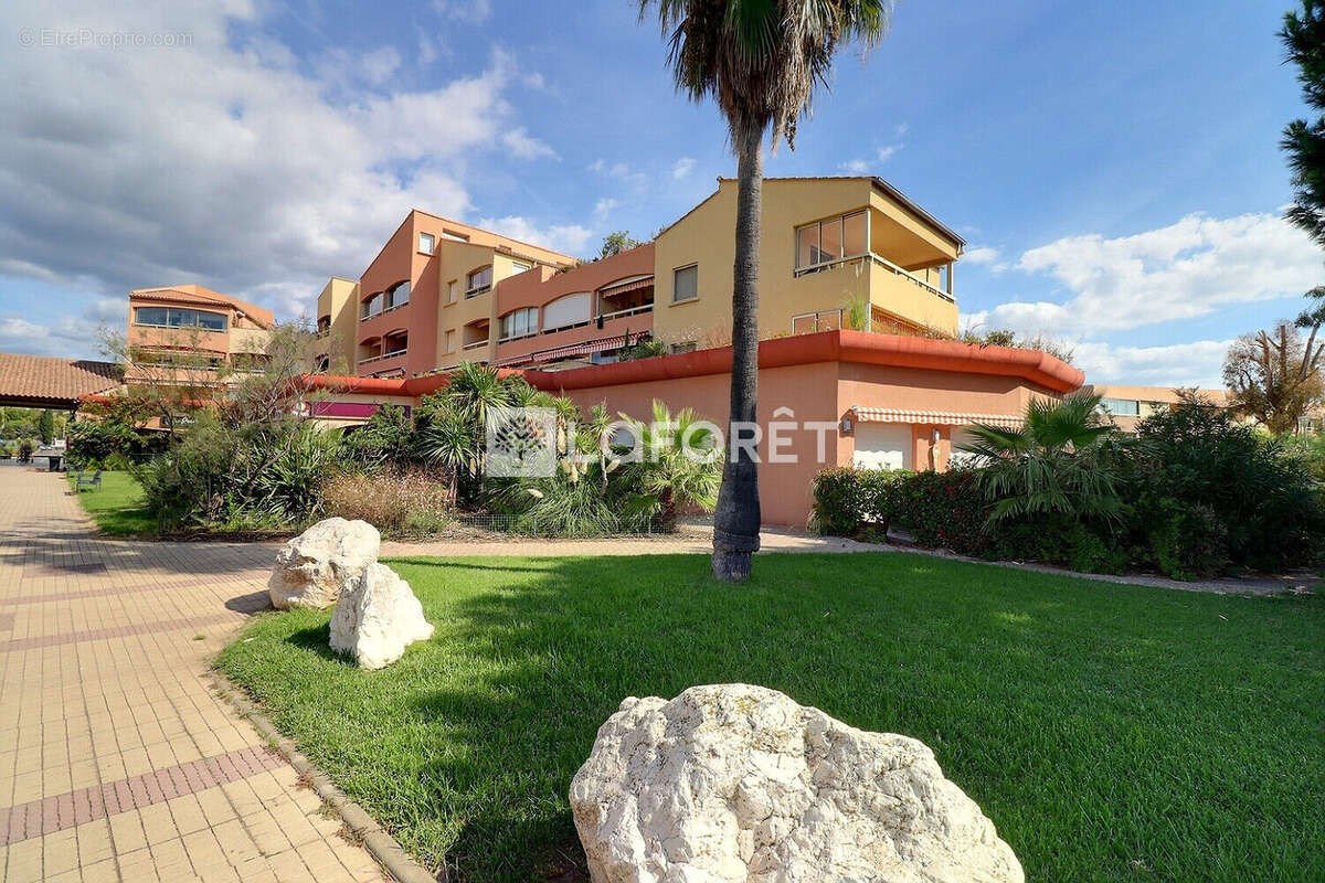 Appartement à LA LONDE-LES-MAURES