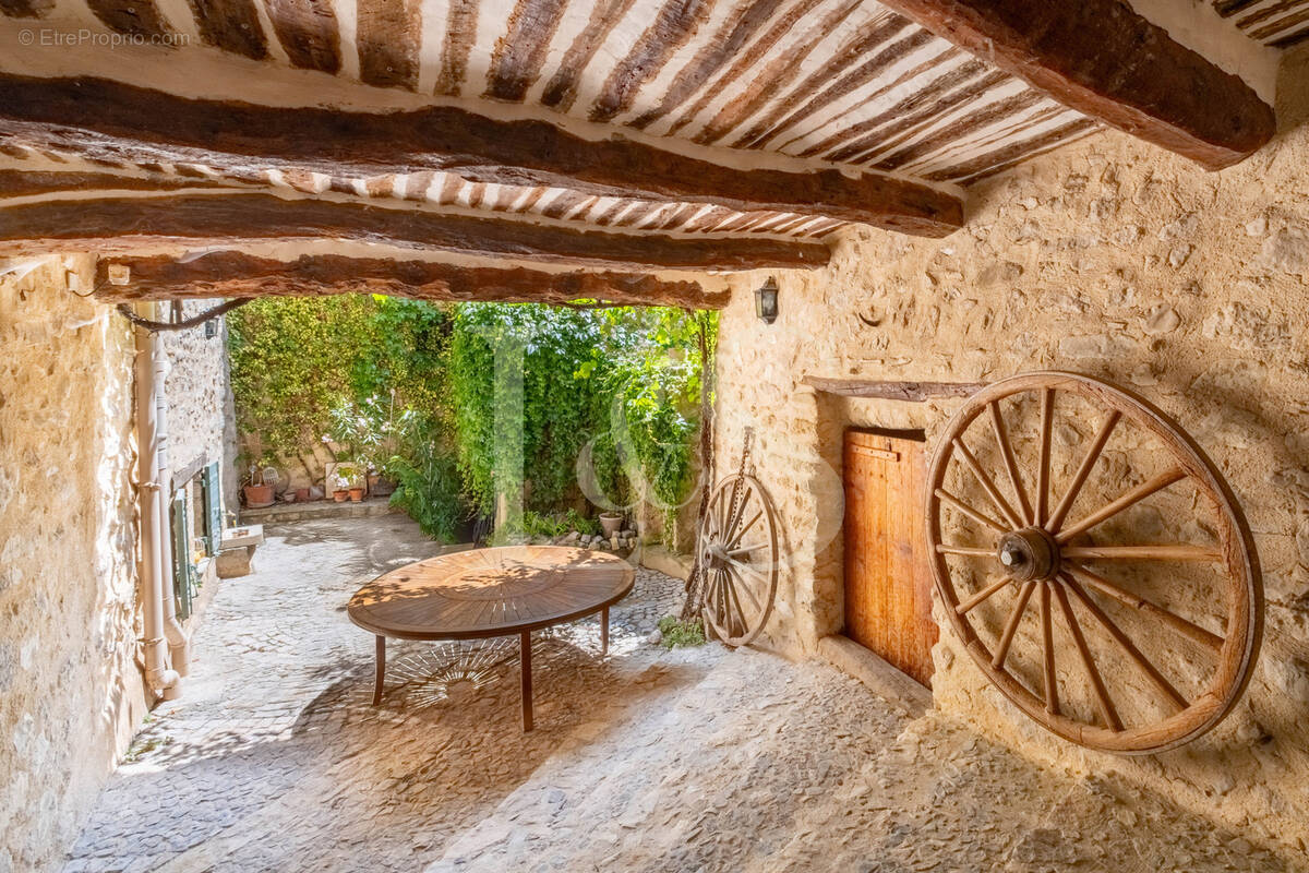 Maison à PIERRELONGUE