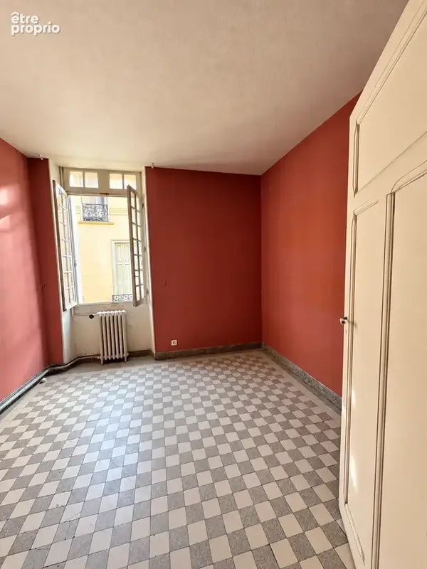 Appartement 5 pièces avec cave plein cœur du centre - photo 4