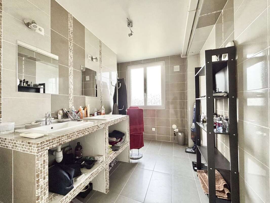 Maison à BONNIERES-SUR-SEINE