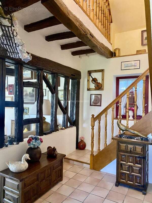 Maison à BEAUMONT-LA-RONCE