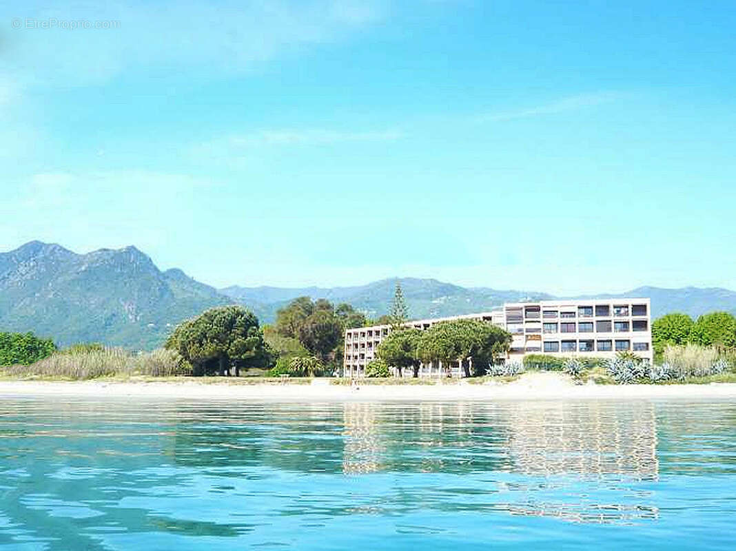 Superbe Studio avec Vue sur Mer à Santa-Lucia-di-Moriani avec Piscine vue mers - photo 2