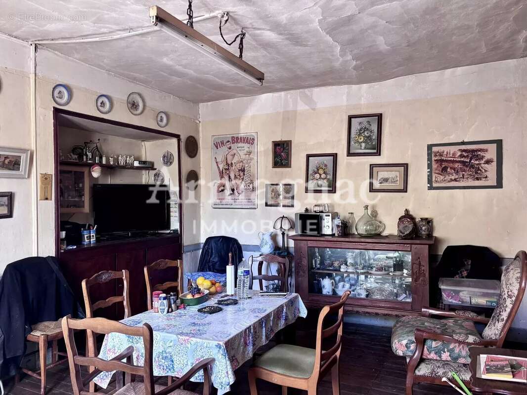 Maison à VIC-FEZENSAC