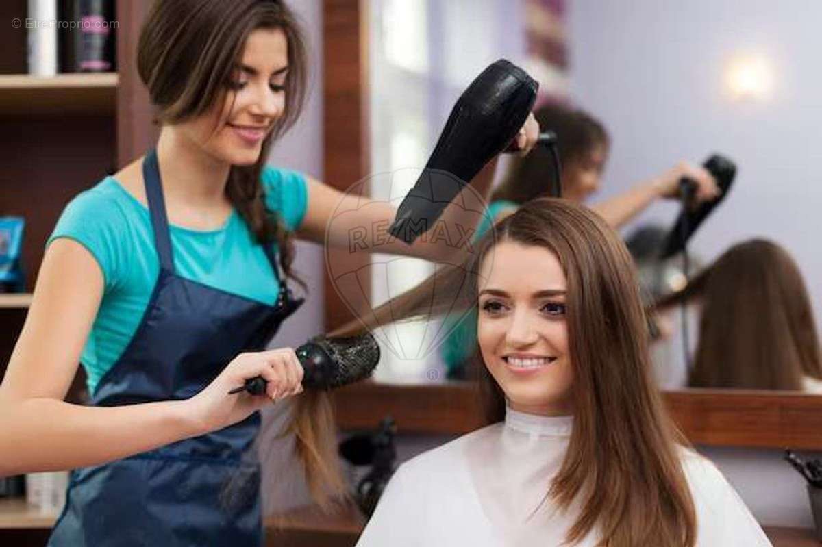 Commerce à CIVRIEUX-D'AZERGUES