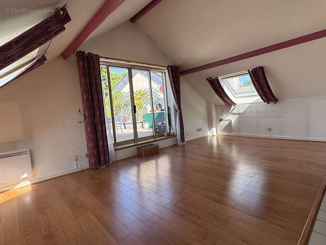 Appartement à MONT-SAINT-AIGNAN