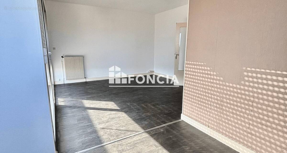 Appartement à SAINT-MAUR-DES-FOSSES