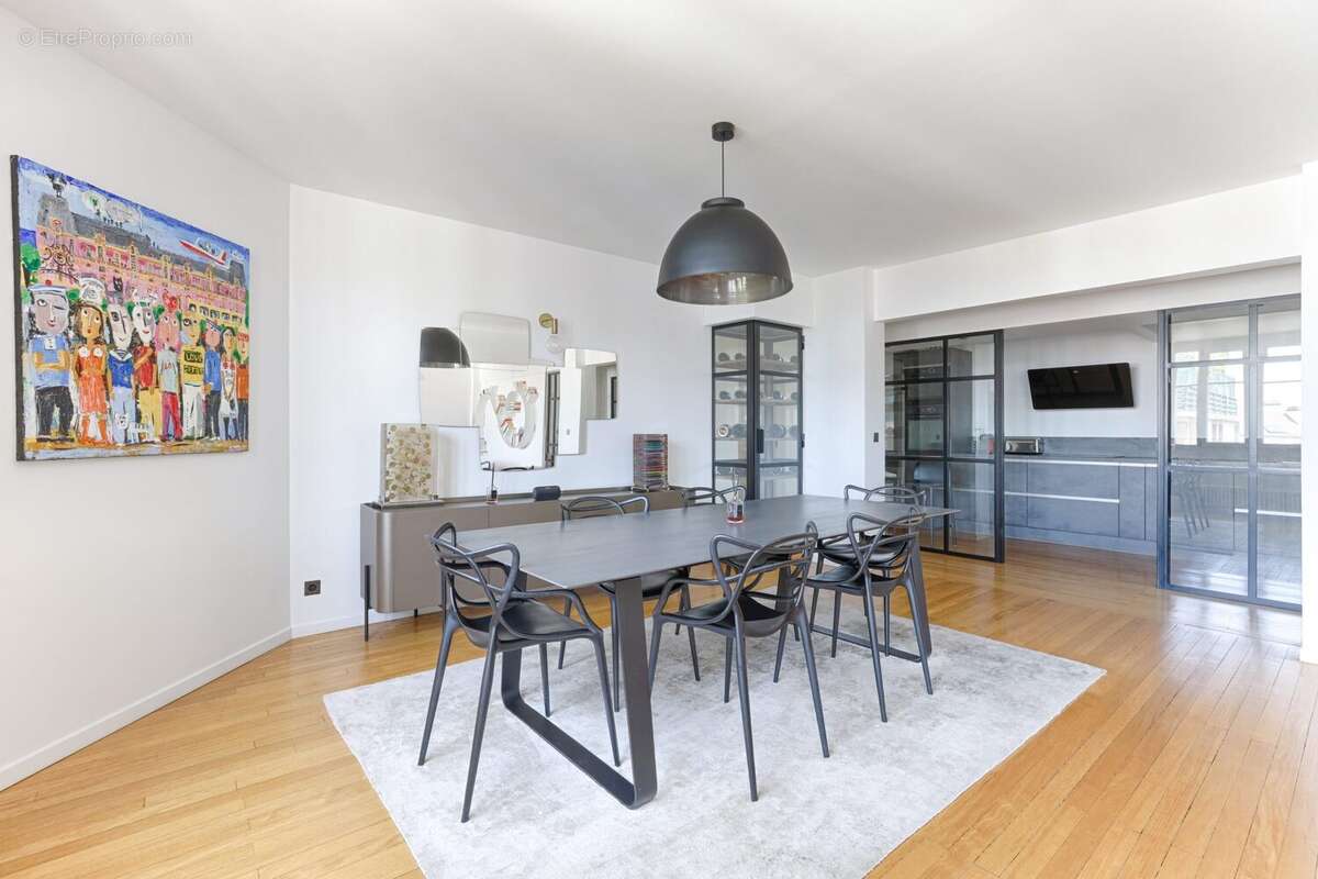 Appartement à LA GARENNE-COLOMBES