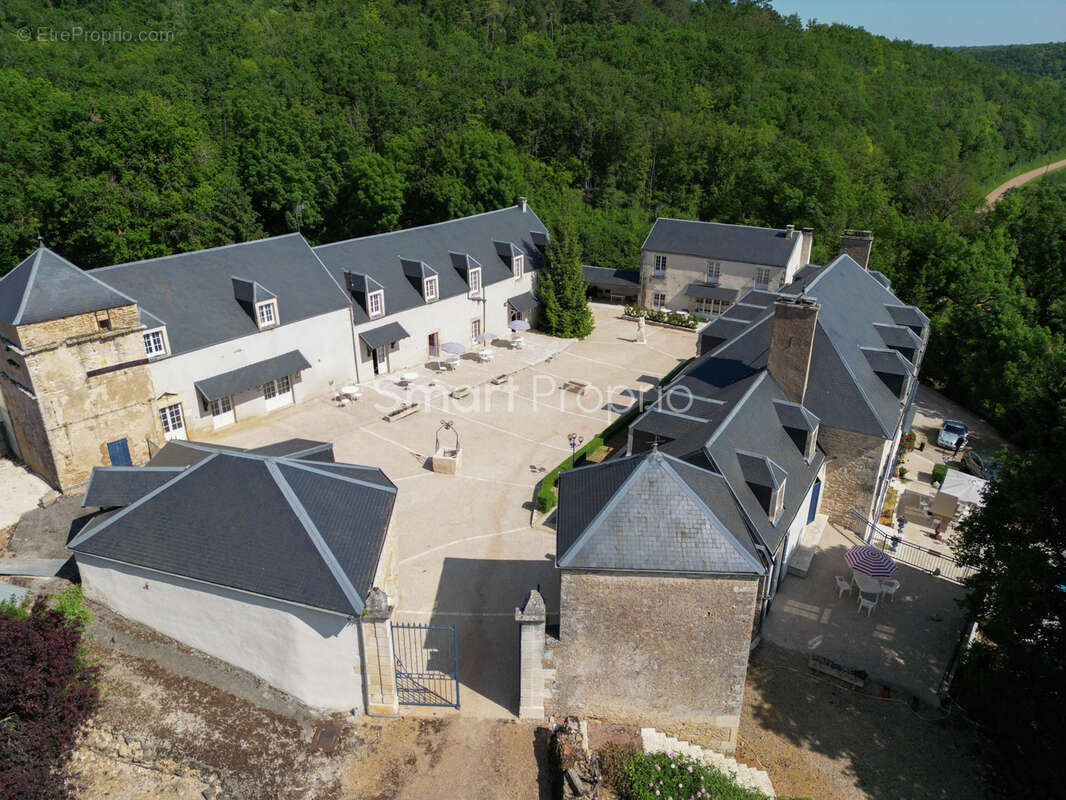 Maison à AVALLON