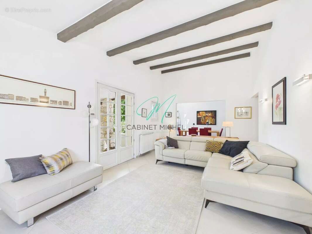 Maison à VALBONNE