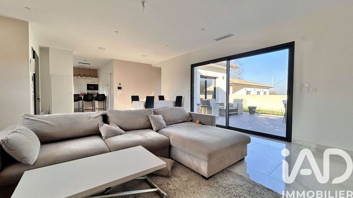 Photo 3 - Maison à MONTUSSAN