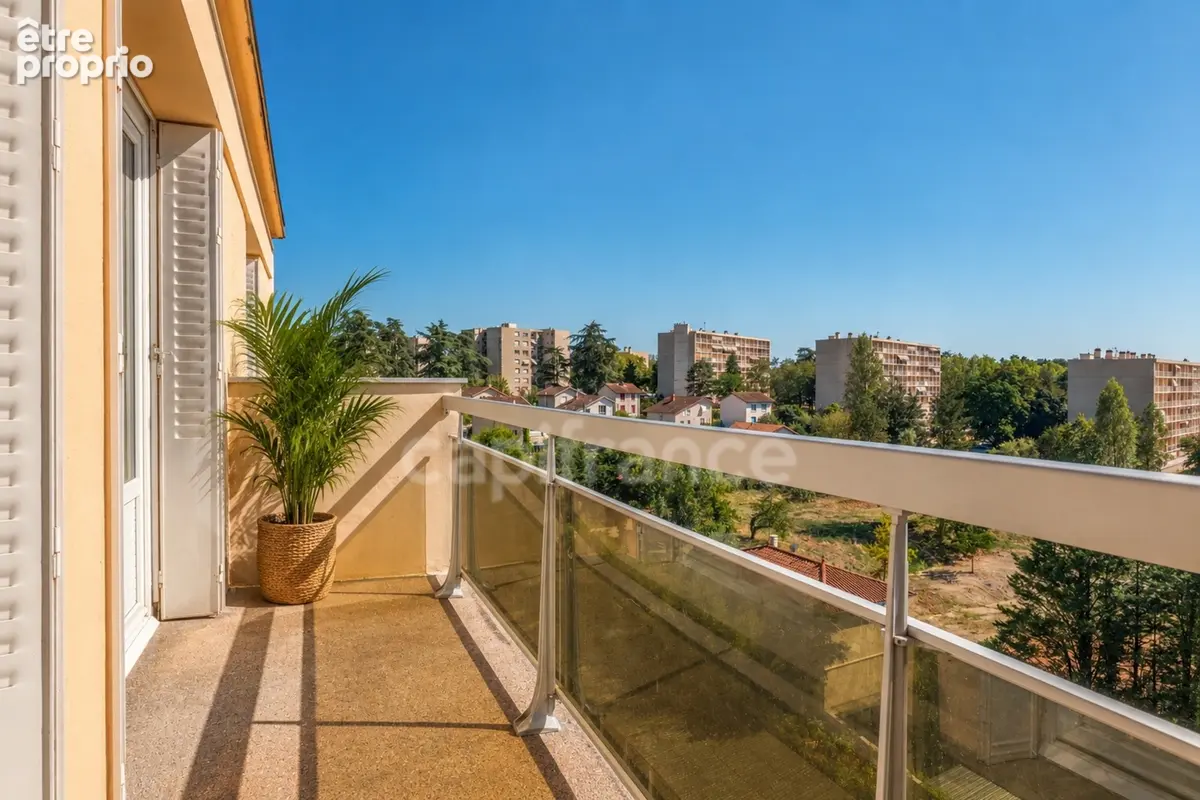 Appartement à vendre 5 pièces  Sainte Foy Les Lyon - photo 3