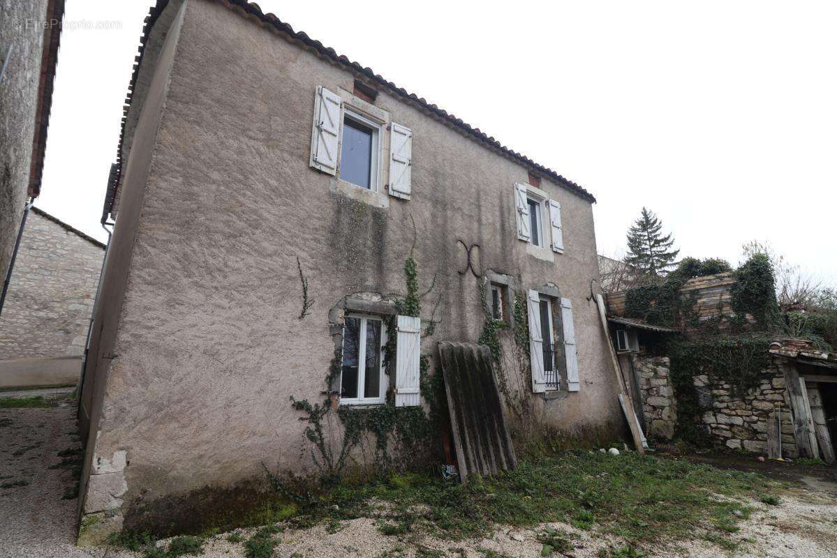 Maison à CASTELNAU-MONTRATIER