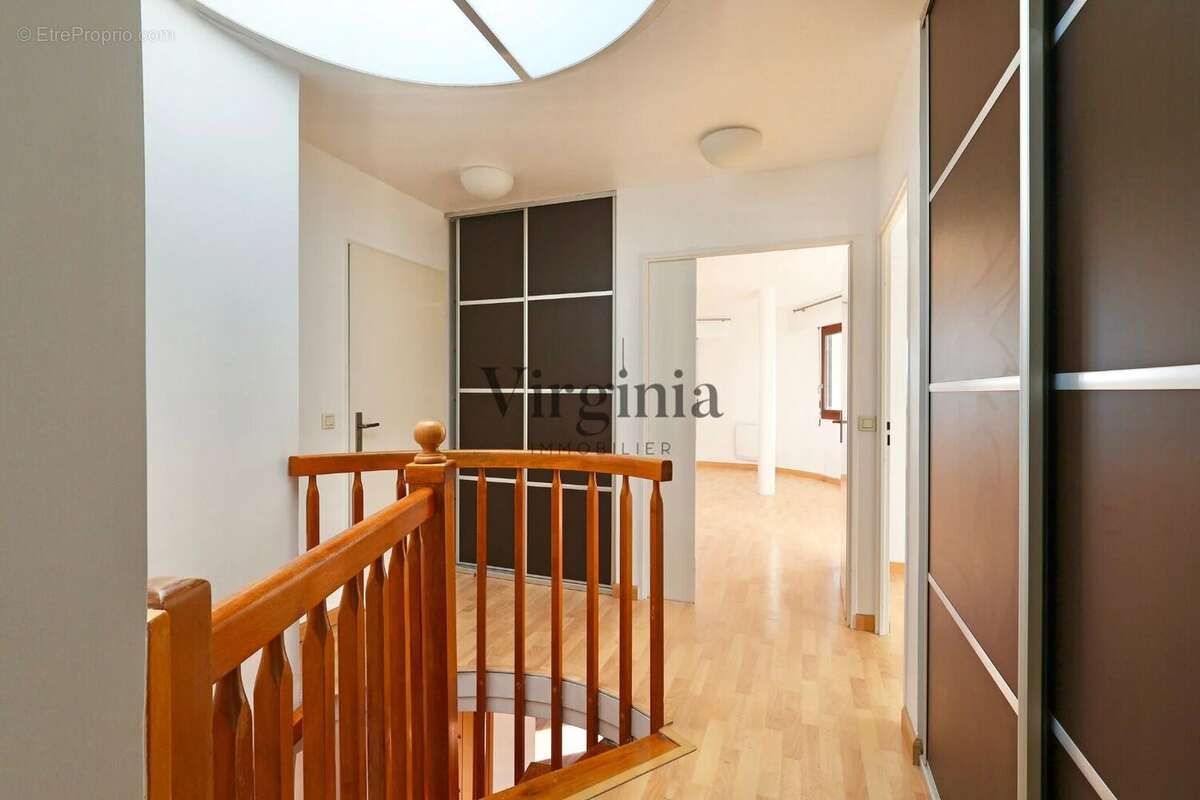 Appartement à CHARENTON-LE-PONT