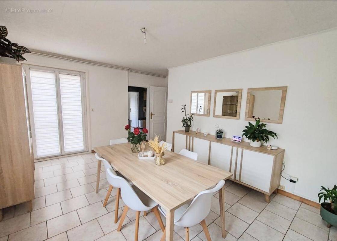 Appartement à CHILLY-MAZARIN