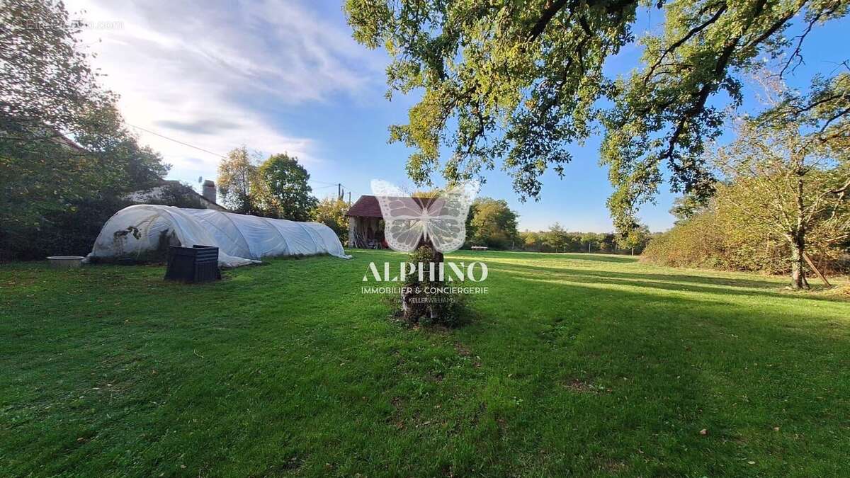 Maison à SAINT-MARTIAL-DE-VALETTE