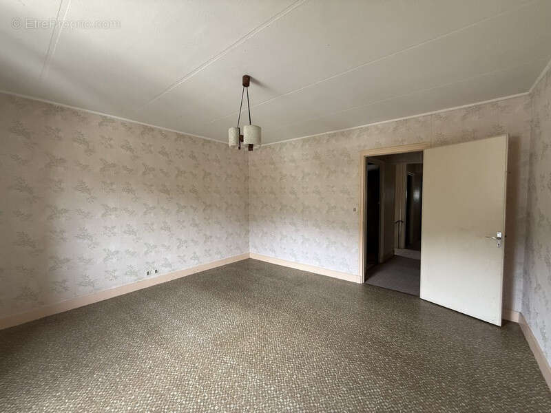 Maison à VAUX-LES-SAINT-CLAUDE