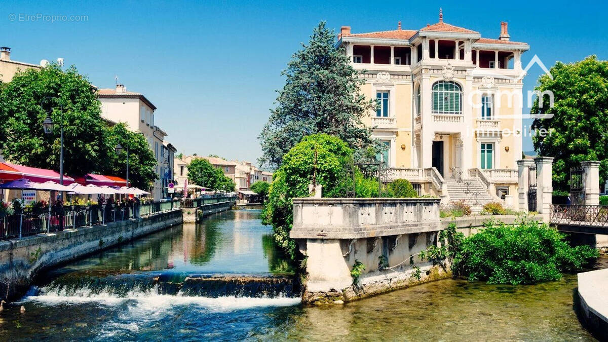 Terrain à L'ISLE-SUR-LA-SORGUE