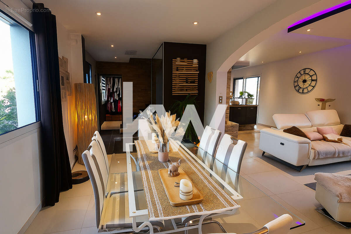 Maison à L&#039;ISLE-SUR-LA-SORGUE