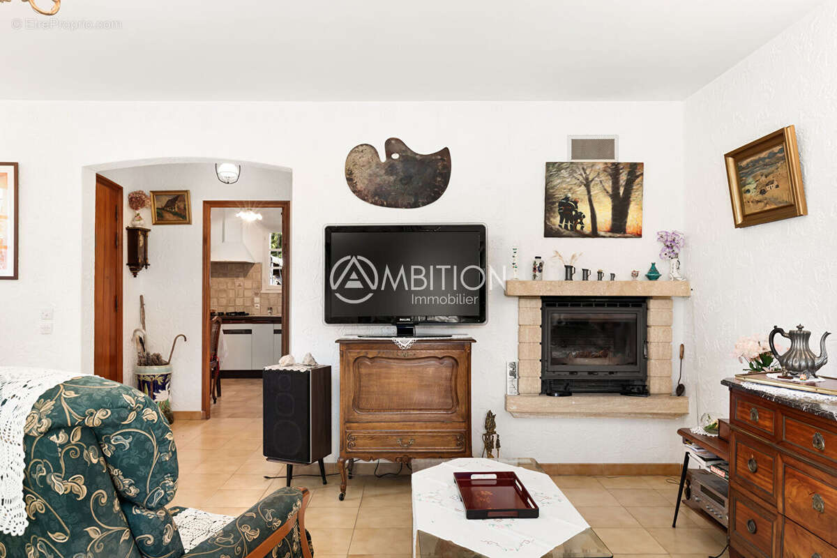 Maison à BAGNOLS-EN-FORET