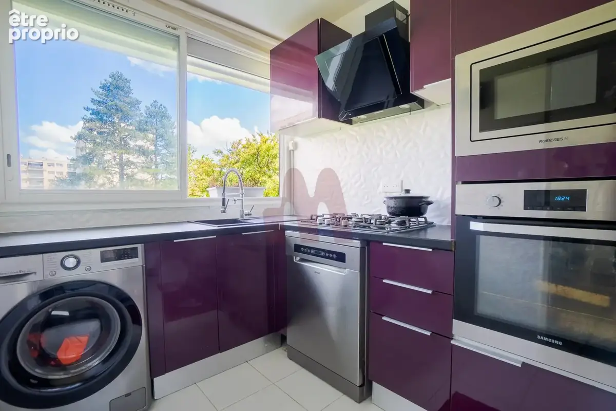 Appartement 55 m² à Bron  - photo 3
