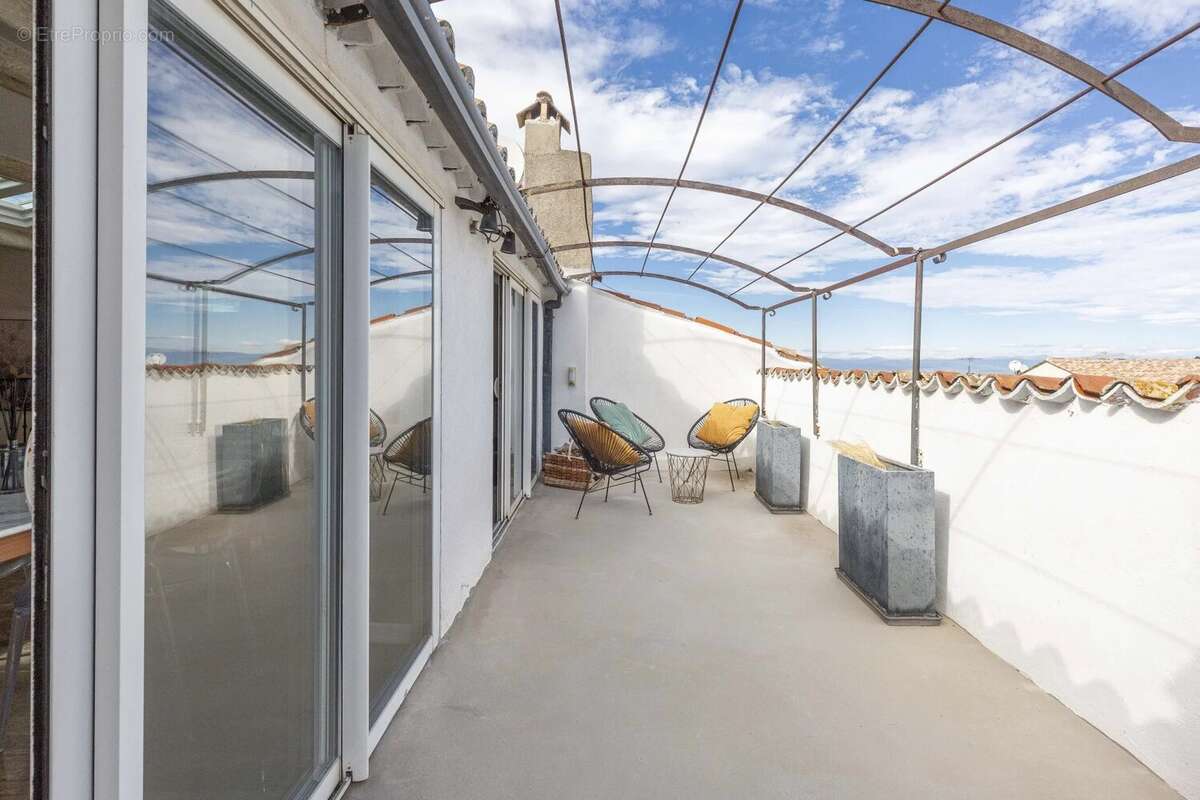 Appartement à LA GARDE-FREINET