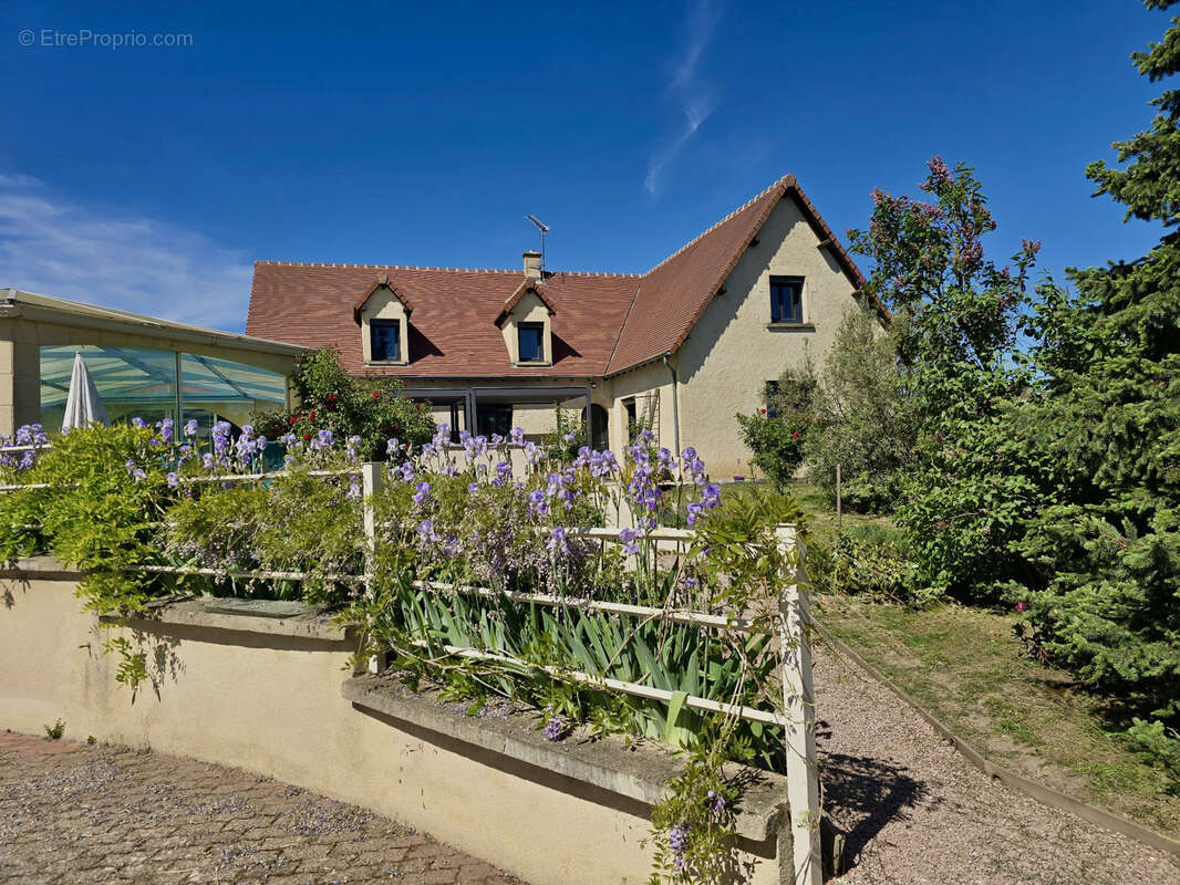 Maison à YZEURE