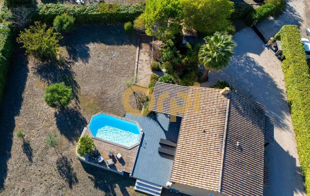 Maison à BAGNOLS-EN-FORET