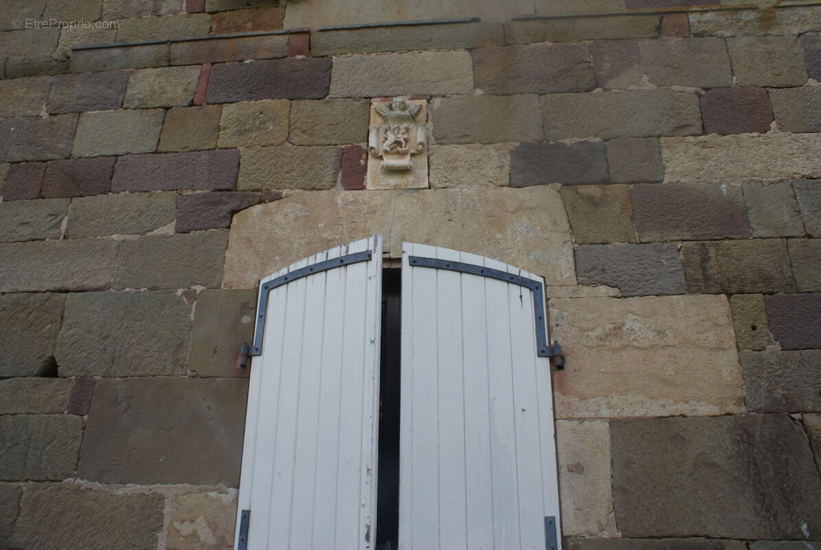Maison à COLLONGES-LA-ROUGE
