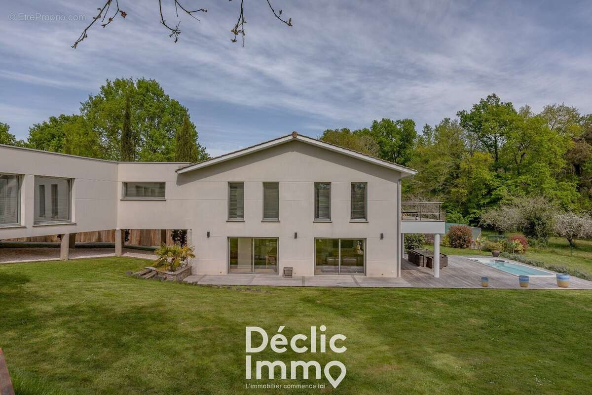 Maison à FARGUES-SAINT-HILAIRE