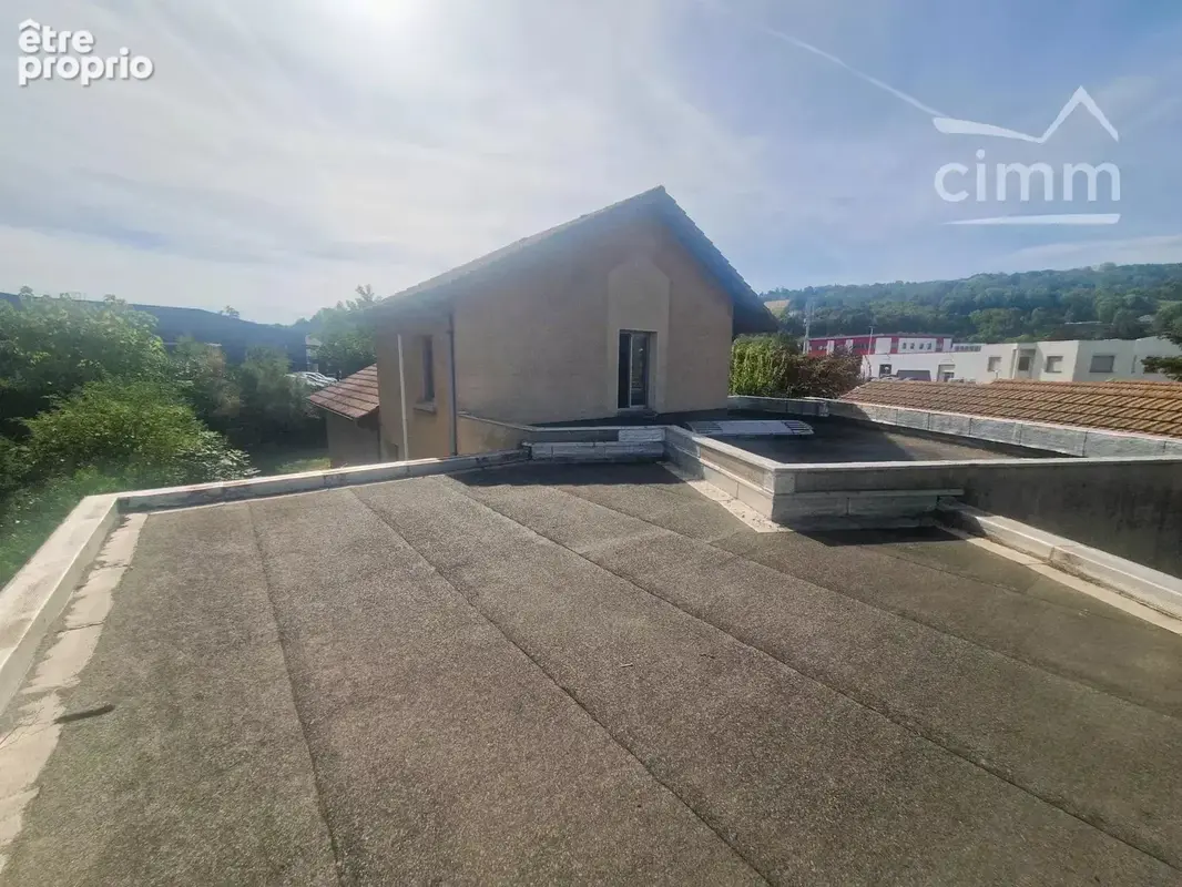 BOURGOIN-JALLIEU – BIEN RARE ! 381,50 m² sur 1 528 m² : maison de fonction 85,50 m² + 6 bureaux + garage – Fort potentiel locati - photo 24