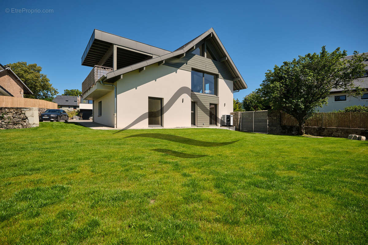 Maison à MONTAGNOLE