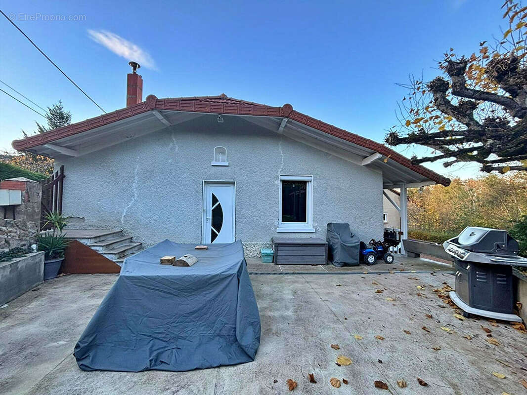 Maison à SAINT-ALBAN-LES-EAUX