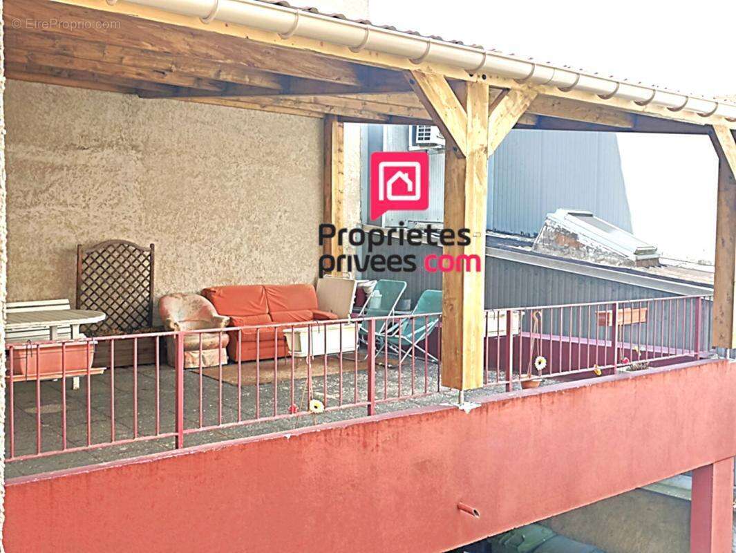Appartement à LE CHAMBON-FEUGEROLLES