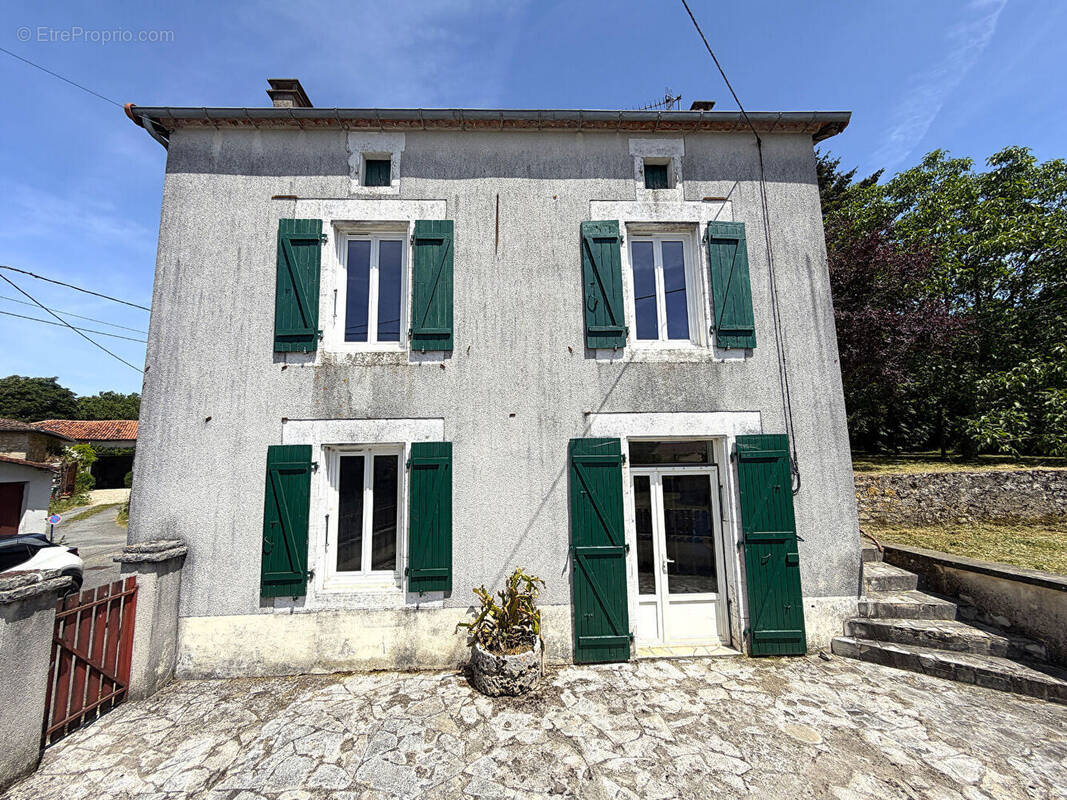 Maison à SAINT-CLAUD