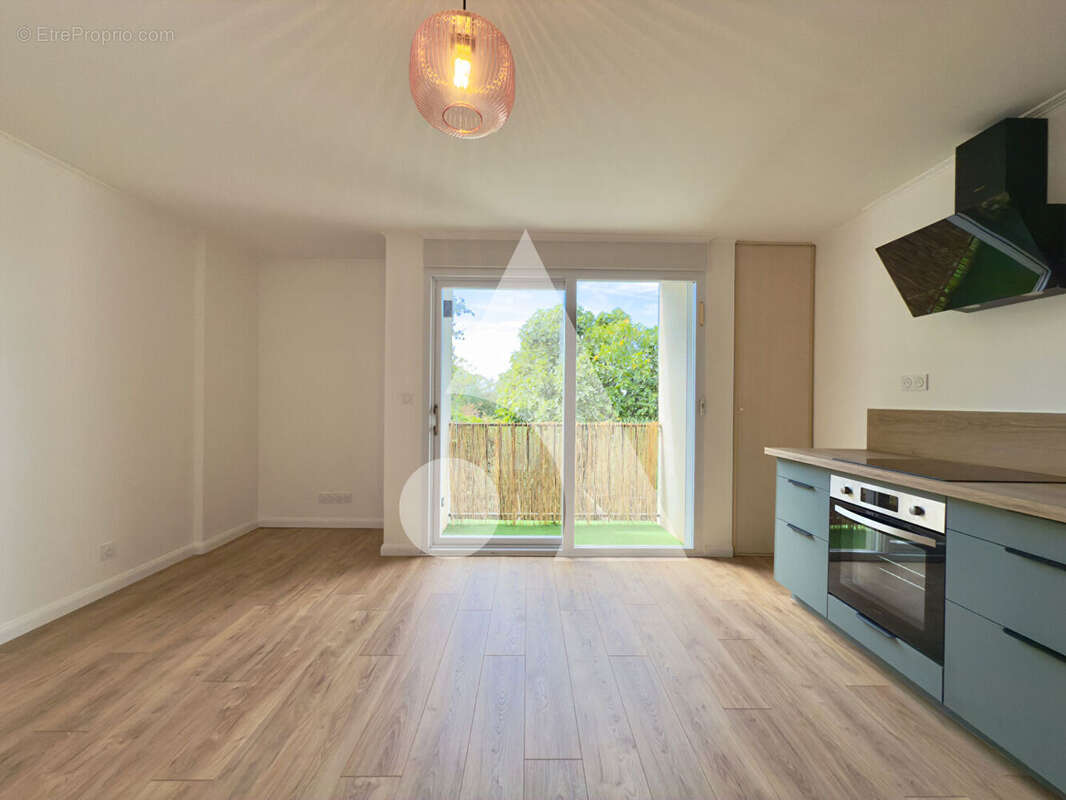 Appartement à EGUILLES