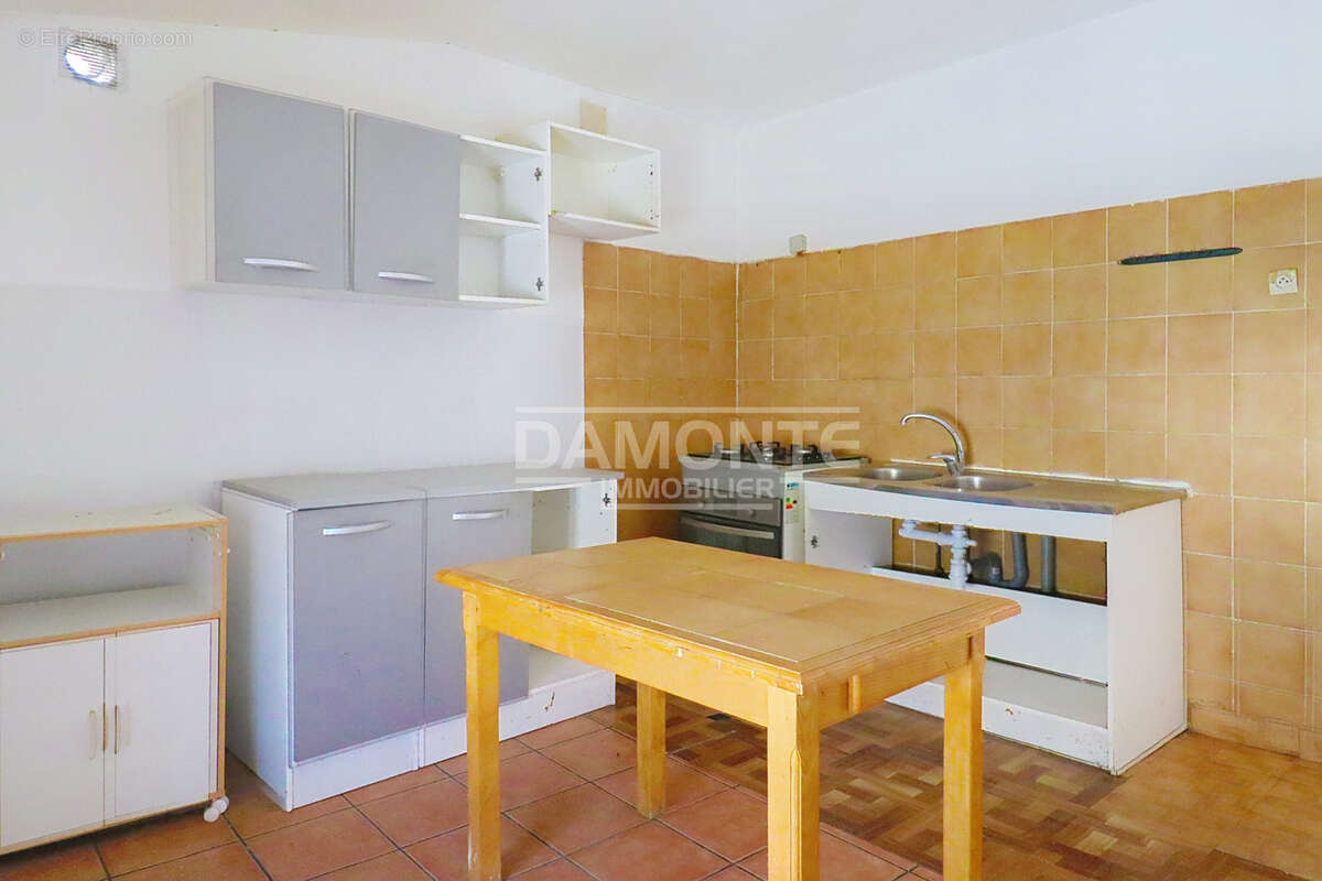Immeuble idéalement situé dans un secteur attractif - photo 4