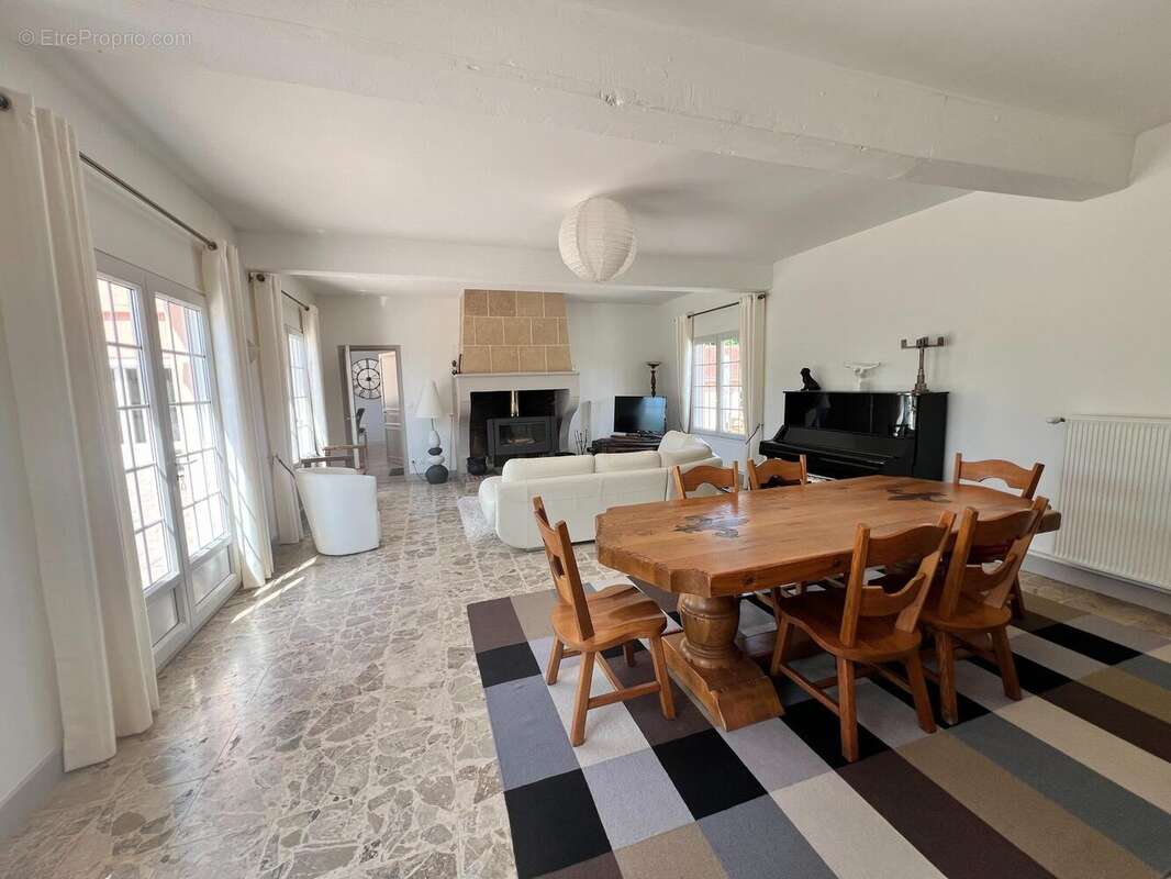 Maison 295 m² à Soissons  - photo 8