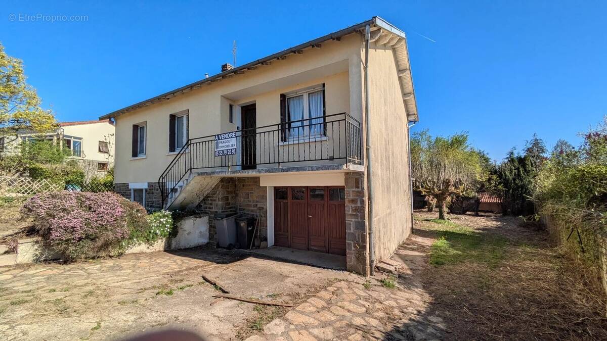 Maison à CHALUS